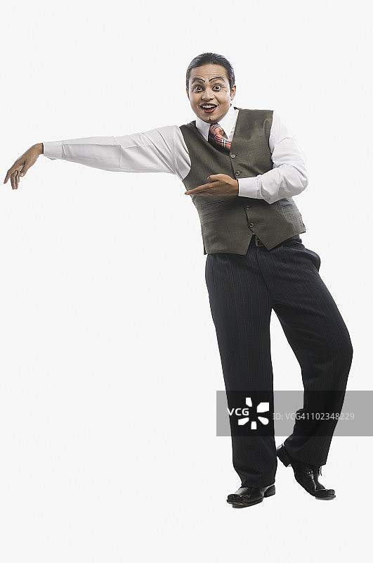 正在做手势的哑剧演员肖像图片素材