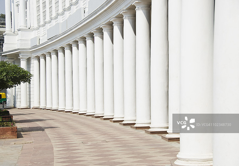 印度新德里建筑柱廊图片素材