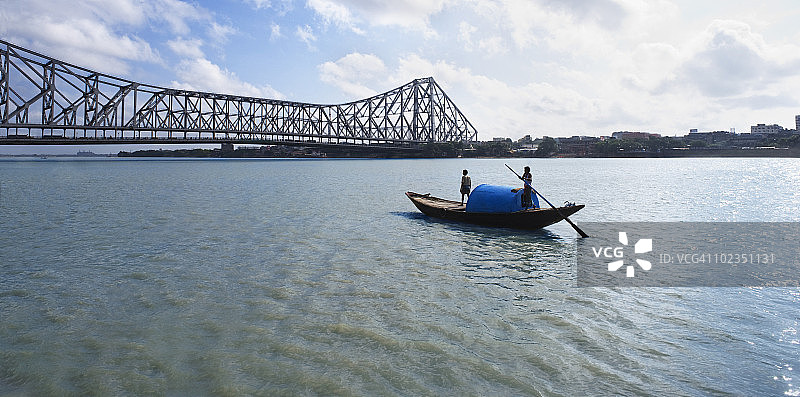豪拉桥，横跨胡格利河，印度西孟加拉邦加尔各答图片素材