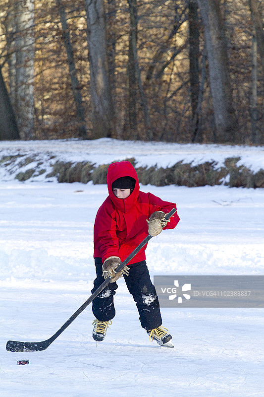 池塘冰球图片素材