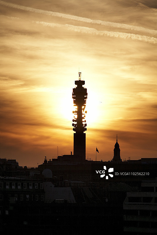 BT塔日落剪影图片素材
