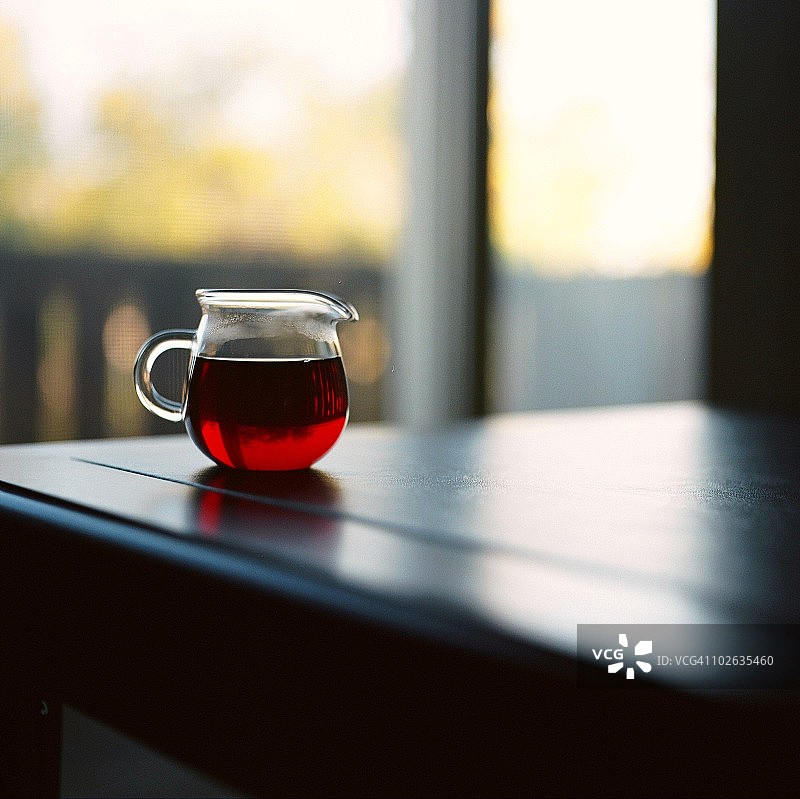 桌上的红茶图片素材