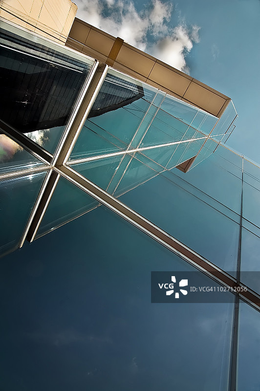 办公楼倒影图片素材