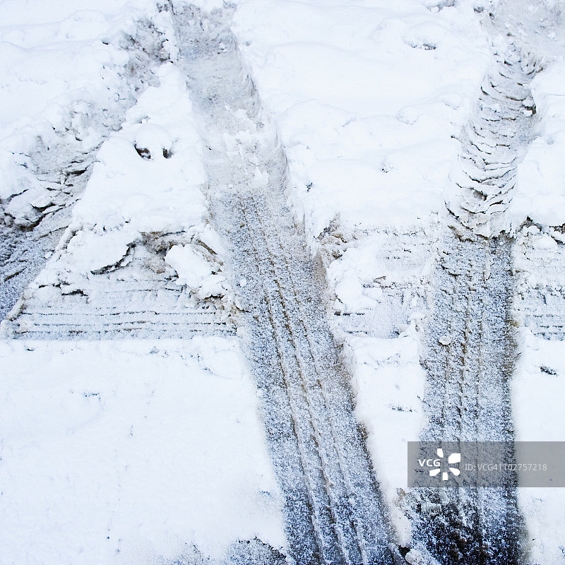 雪地轮胎轨迹图片素材