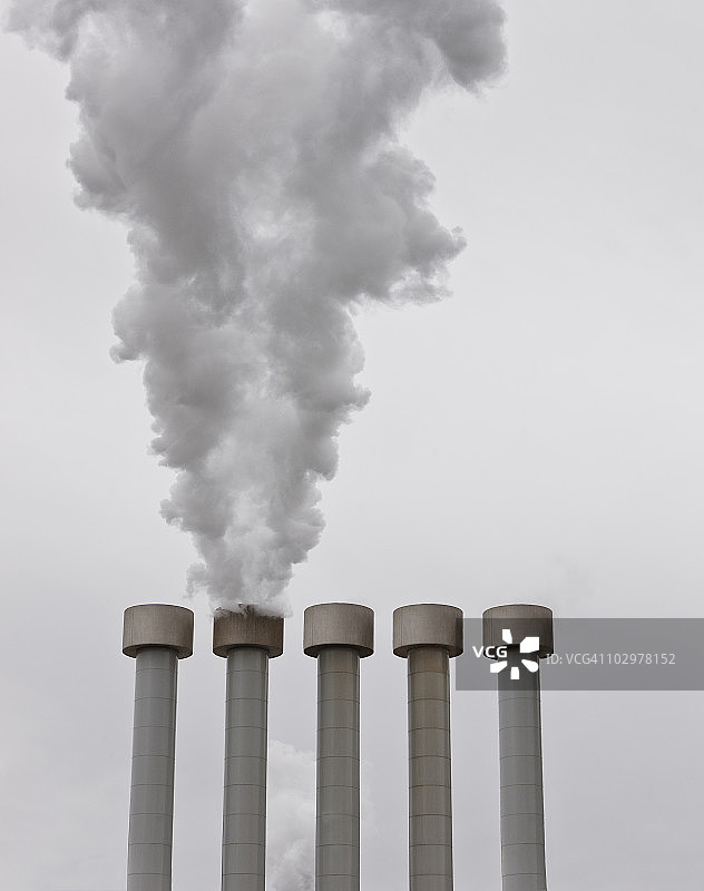 地热发电的管道蒸汽图片素材