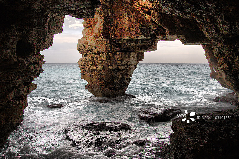 卡拉莫莱格岩洞图片素材