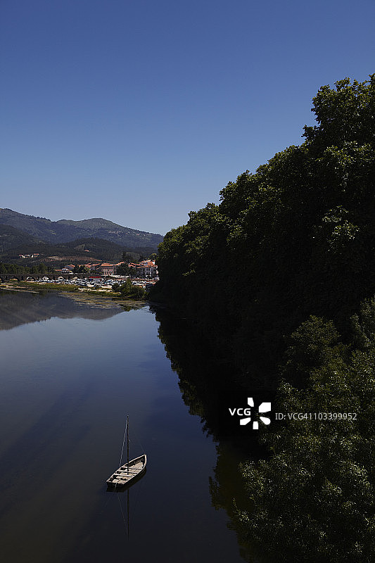 葡萄牙利马河上的船只图片素材