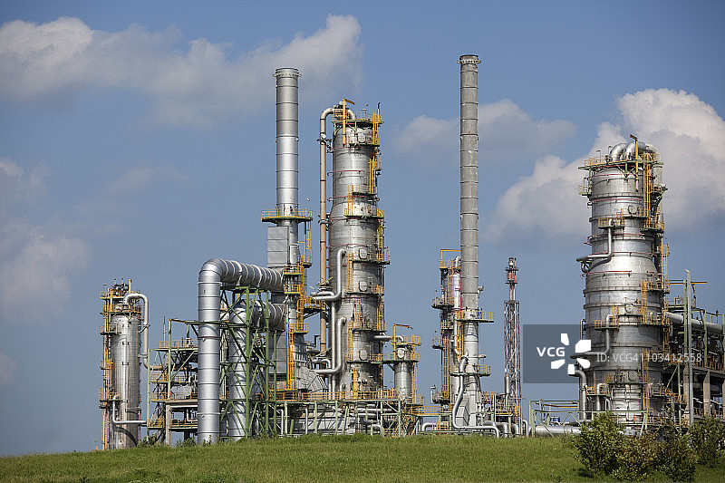 现代炼油厂图片素材