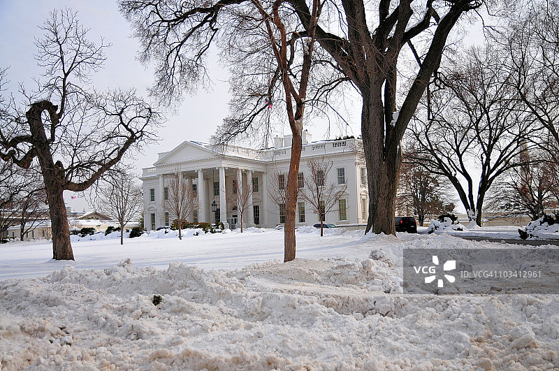 暴风雪后的白宫图片素材