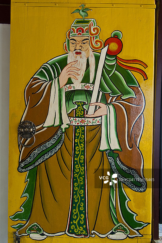 中国四川省黄龙国家公园，黄龙寺入口门上的看门人绘画图片素材