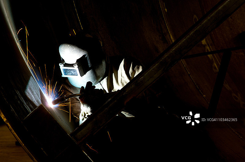 智利圣地亚哥的焊接工图片素材