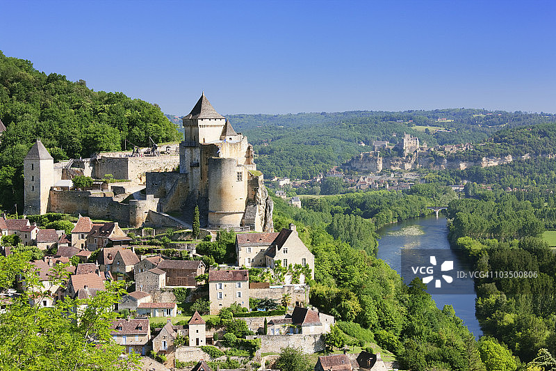 多尔多涅河和贝纳克城堡图片素材