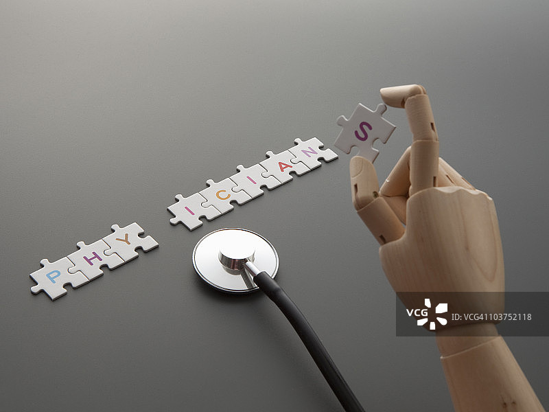 拼图和听诊器图片素材