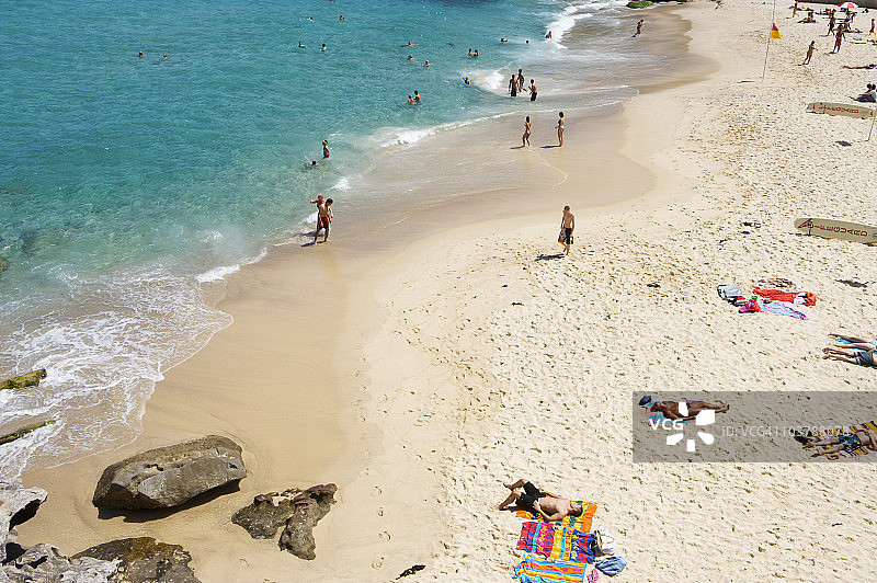 塔玛拉玛海滩和游客图片素材