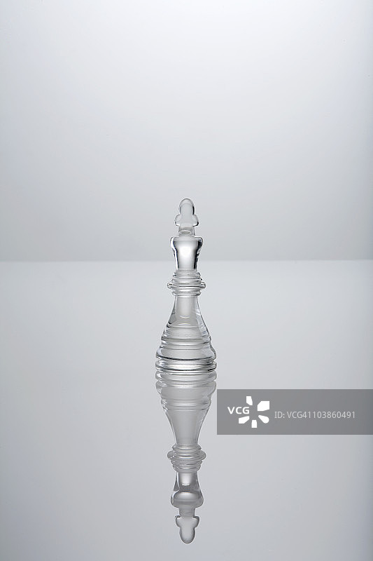 透明材质的国际象棋马（王）图片素材