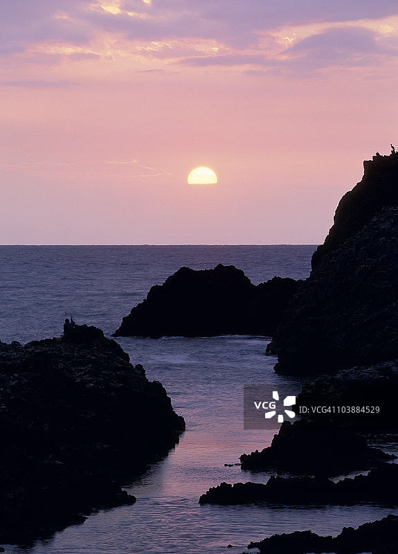 日本青森县中津轻郡深浦的夕阳图片素材