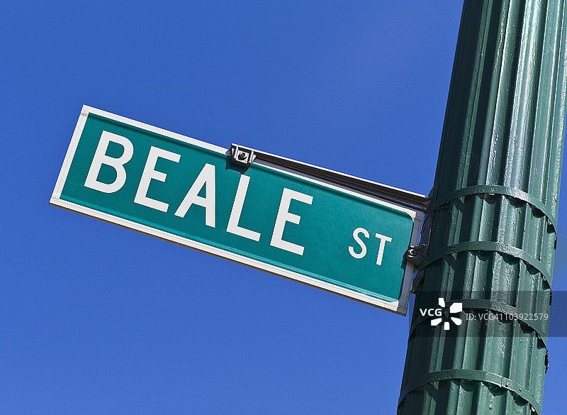 比尔街标志牌和柱子图片素材