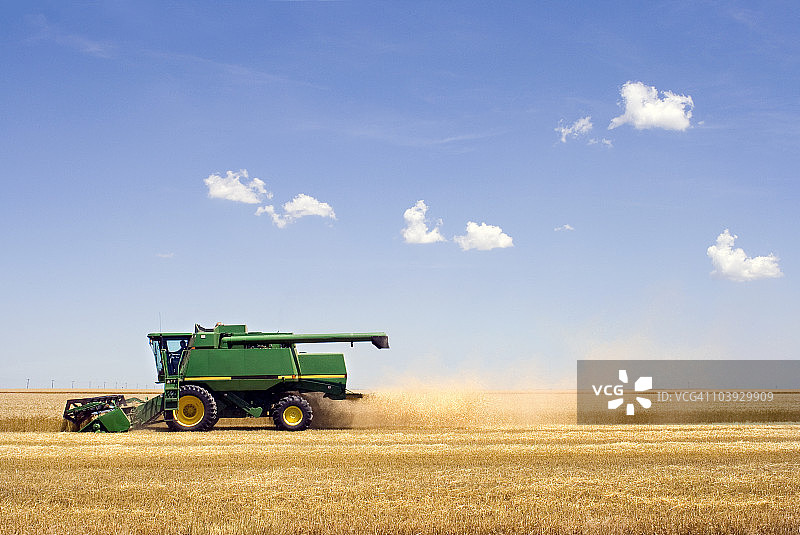 小麦收割图片素材