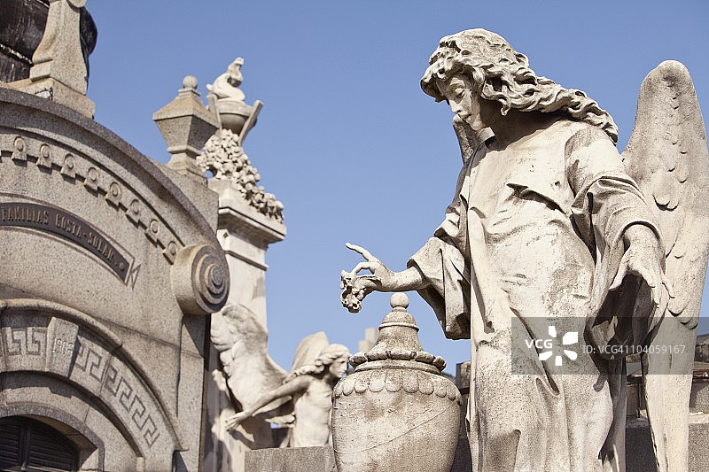 雷科莱塔公墓的石像图片素材
