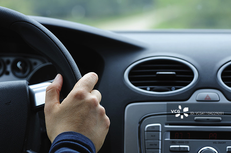 驾驶汽车图片素材