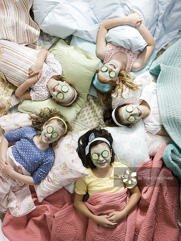 女孩们的睡衣派对图片素材