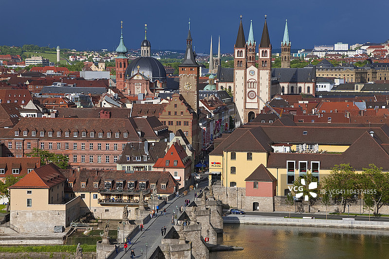 德国巴伐利亚维尔茨堡和美因河图片素材