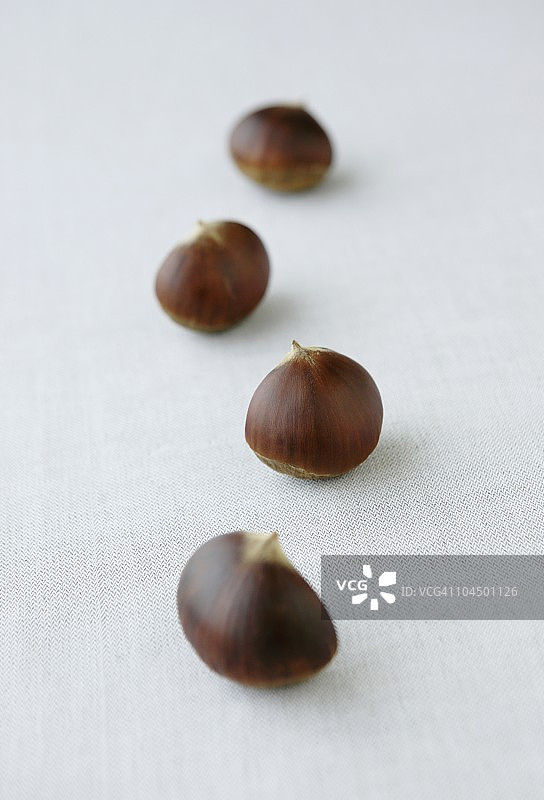 一排栗子图片素材