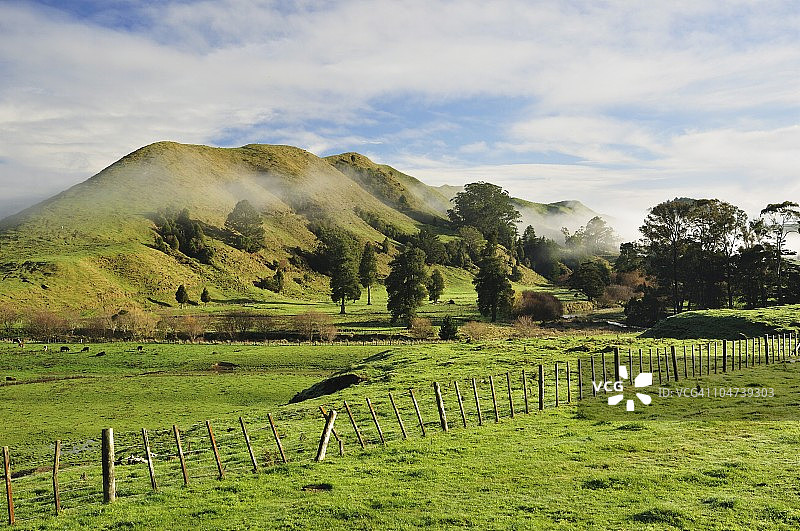 新西兰北岛吉斯伯恩马塔瓦伊附近的农田图片素材