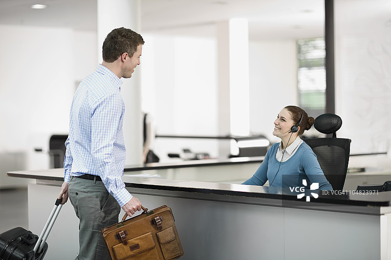 招待会上的男人图片素材