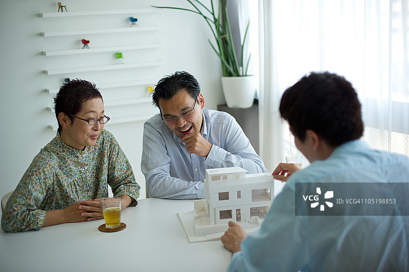 在办公室的建筑师图片素材