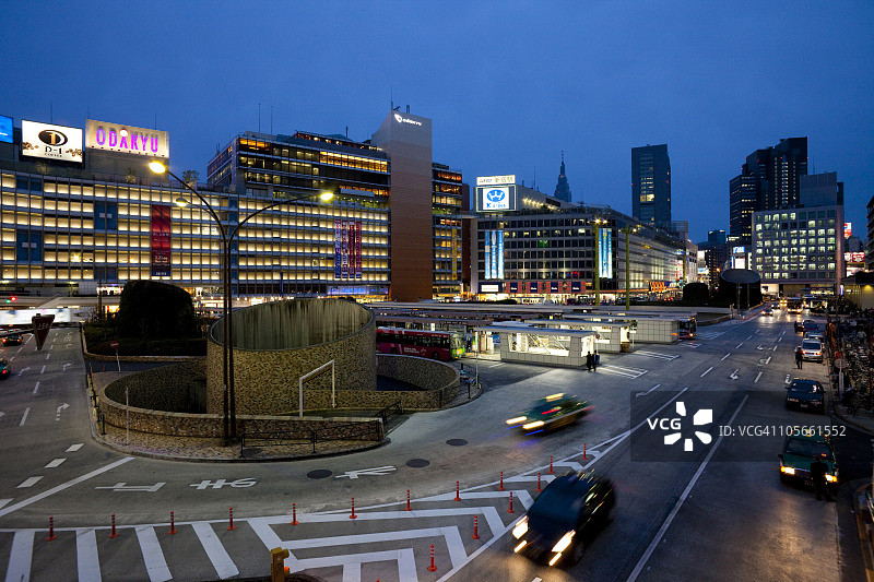 新宿站西口夜景图片素材