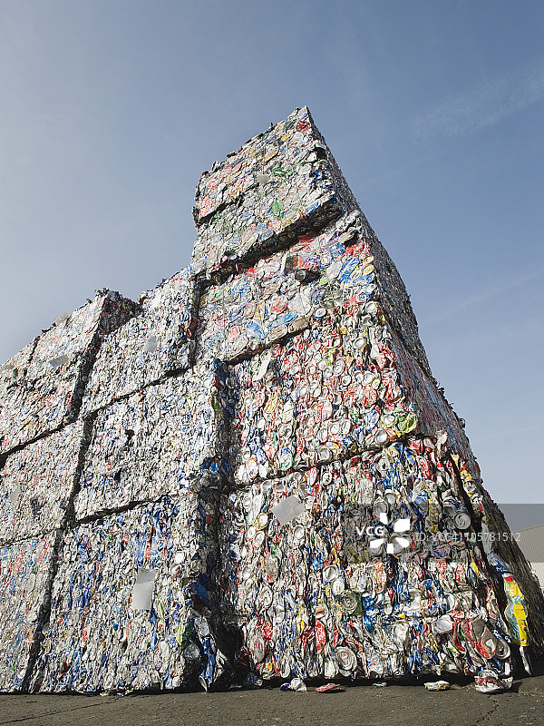 铝罐压缩堆叠图片素材