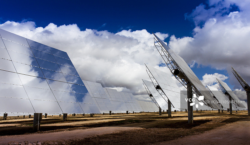 太阳能定日镜图片素材
