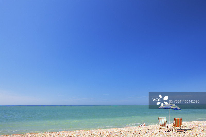 躺椅、遮阳伞和海景；Seaford图片素材