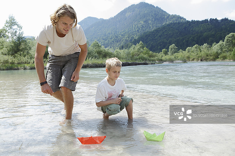 山间河流的自由时光图片素材