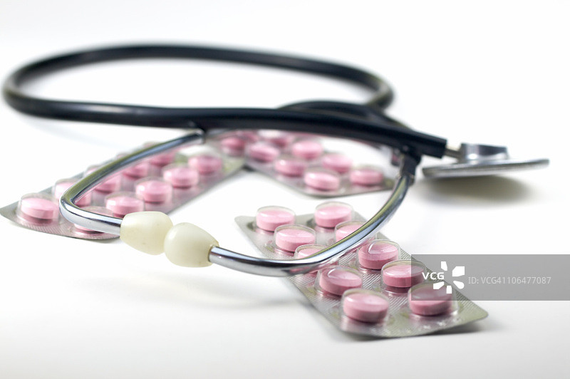 听诊器和药丸图片素材