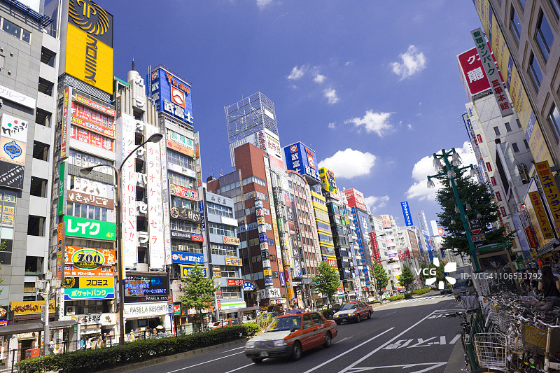 日本本州岛新宿区歌舞伎町城市风光图片素材