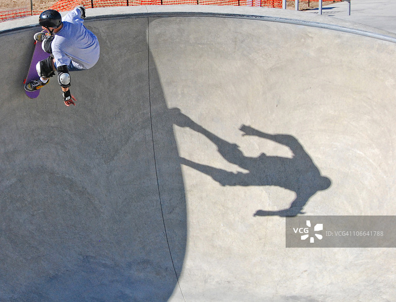 滑板运动员的影子图片素材