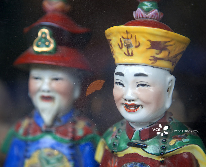 橱窗里的古董特写图片素材