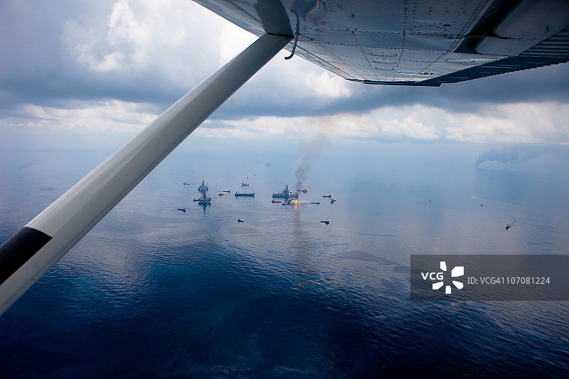 从深水地平线钻井平台水上飞机上看到的景色图片素材