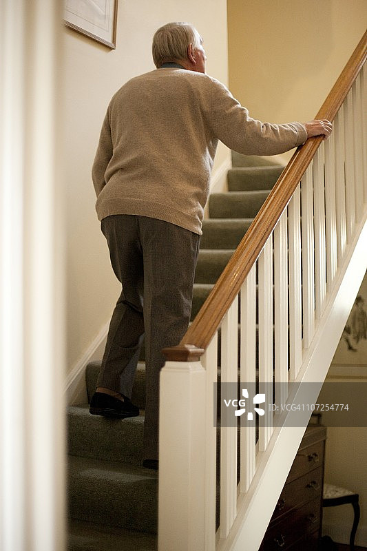 孤独的年长男人图片素材