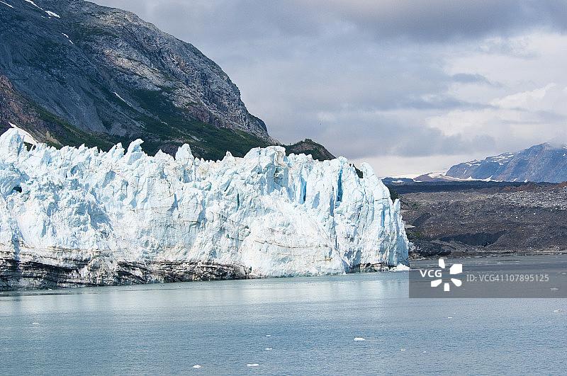 马杰里冰川与阿拉斯加岩石图片素材