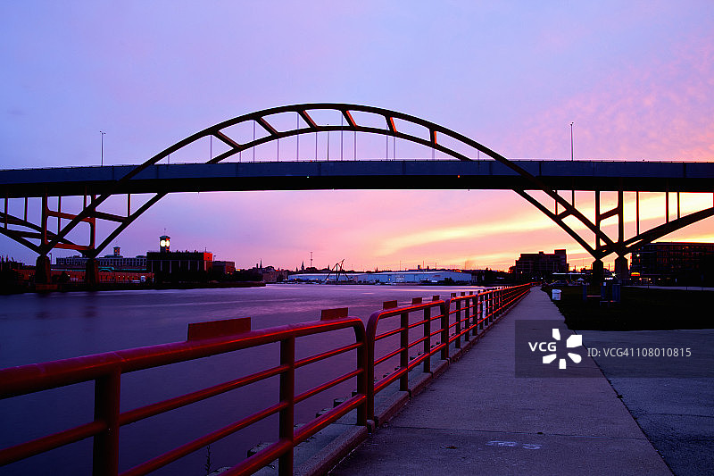 黄昏时分的还剑湖图片素材