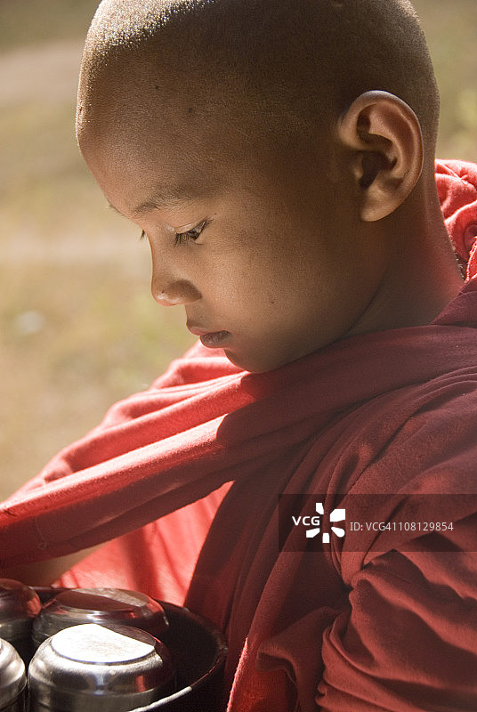 年轻的初学僧侣 - 特写图片素材