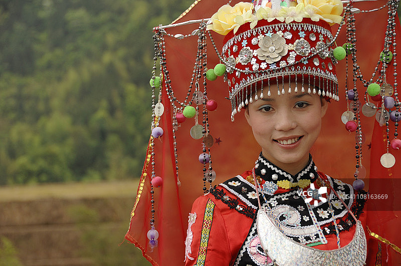 中国龙胜侗族少女图片素材