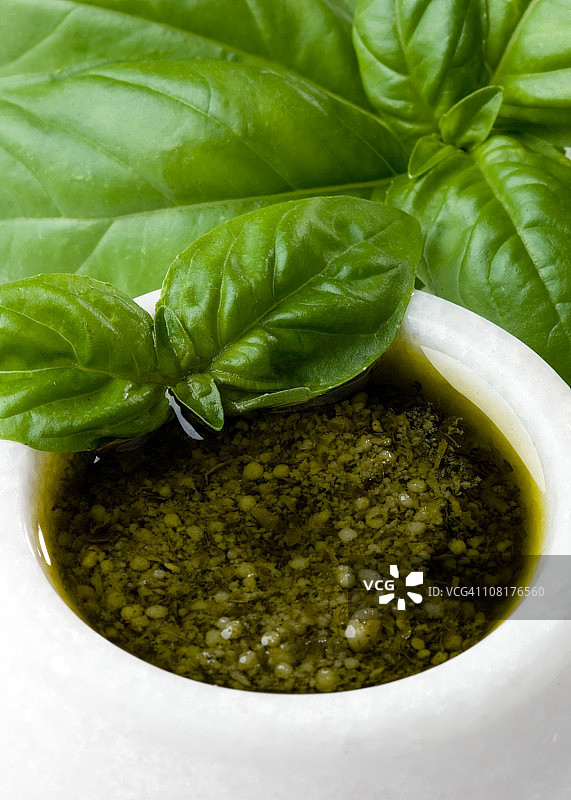 香蒜酱和罗勒图片素材