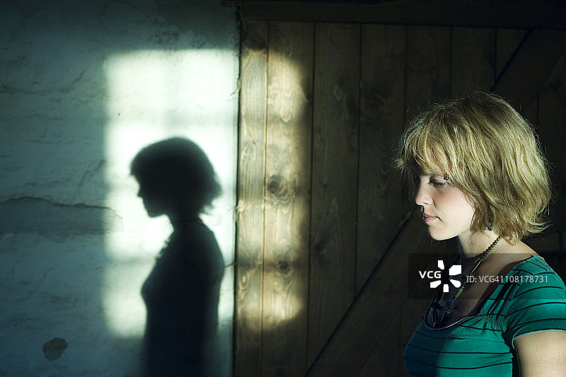 为什么你让我想起了温蒂？图片素材