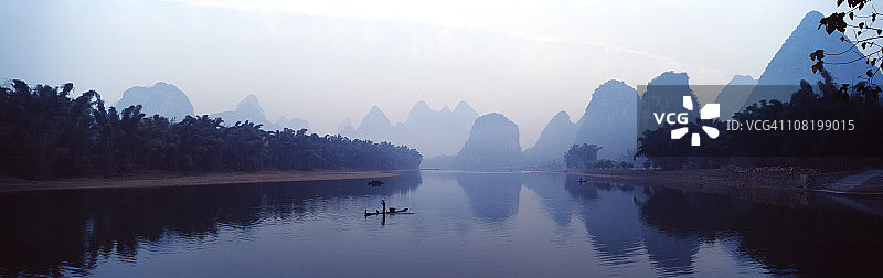 渔民和鸬鹚图片素材