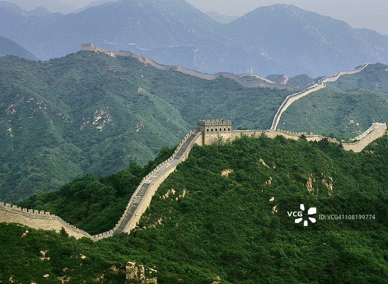 北京附近蜿蜒于山顶的长城图片素材