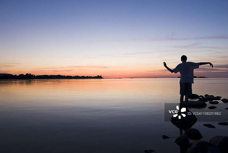 日落时分的舞蹈图片素材
